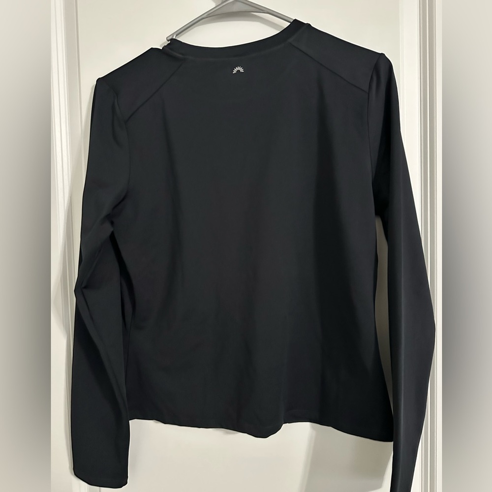 ❤️❤️ 4 for 25$ ❤️❤️
Cozi size Large.  Performance Gym Cropped Shirt.